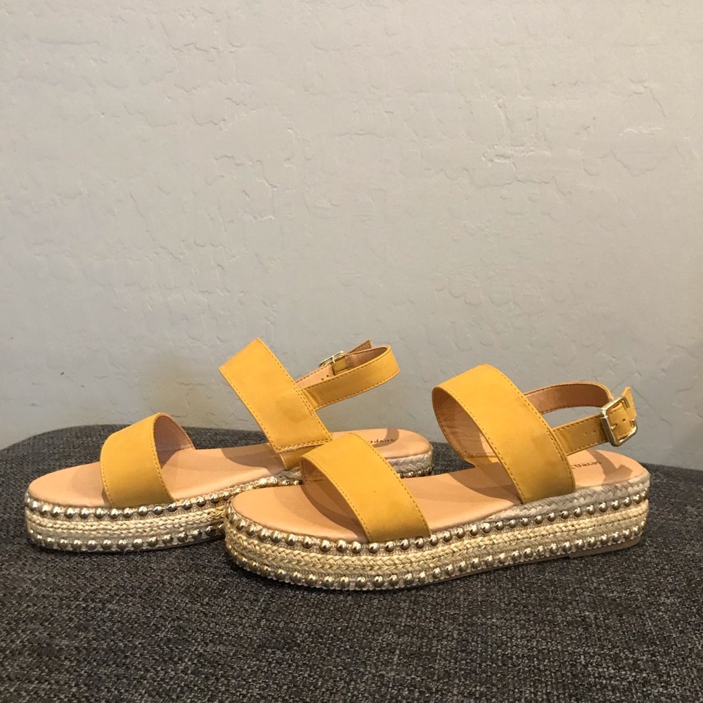 Sandals - Picture 3 of 3